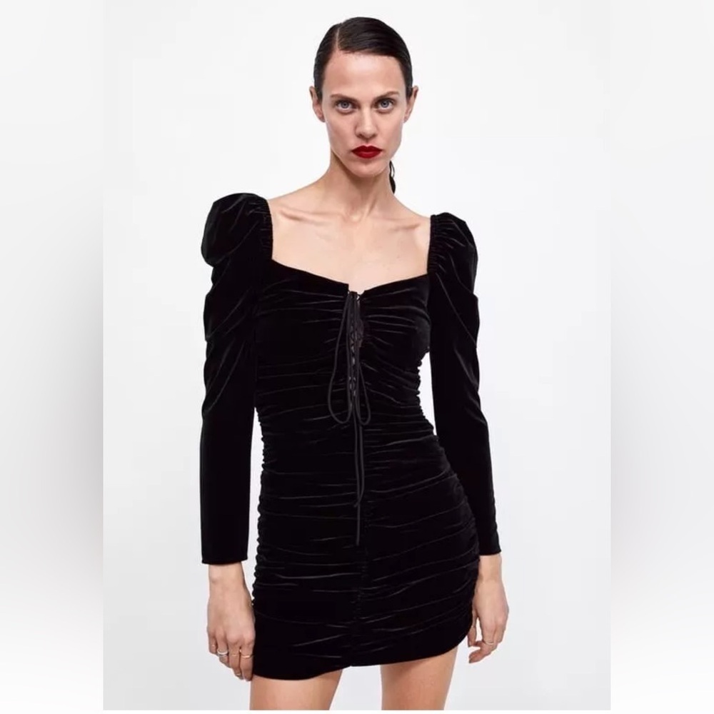 NWT Zara Long Sleeve‎ Lace Up Velvet Mini Dress in Black Size Large